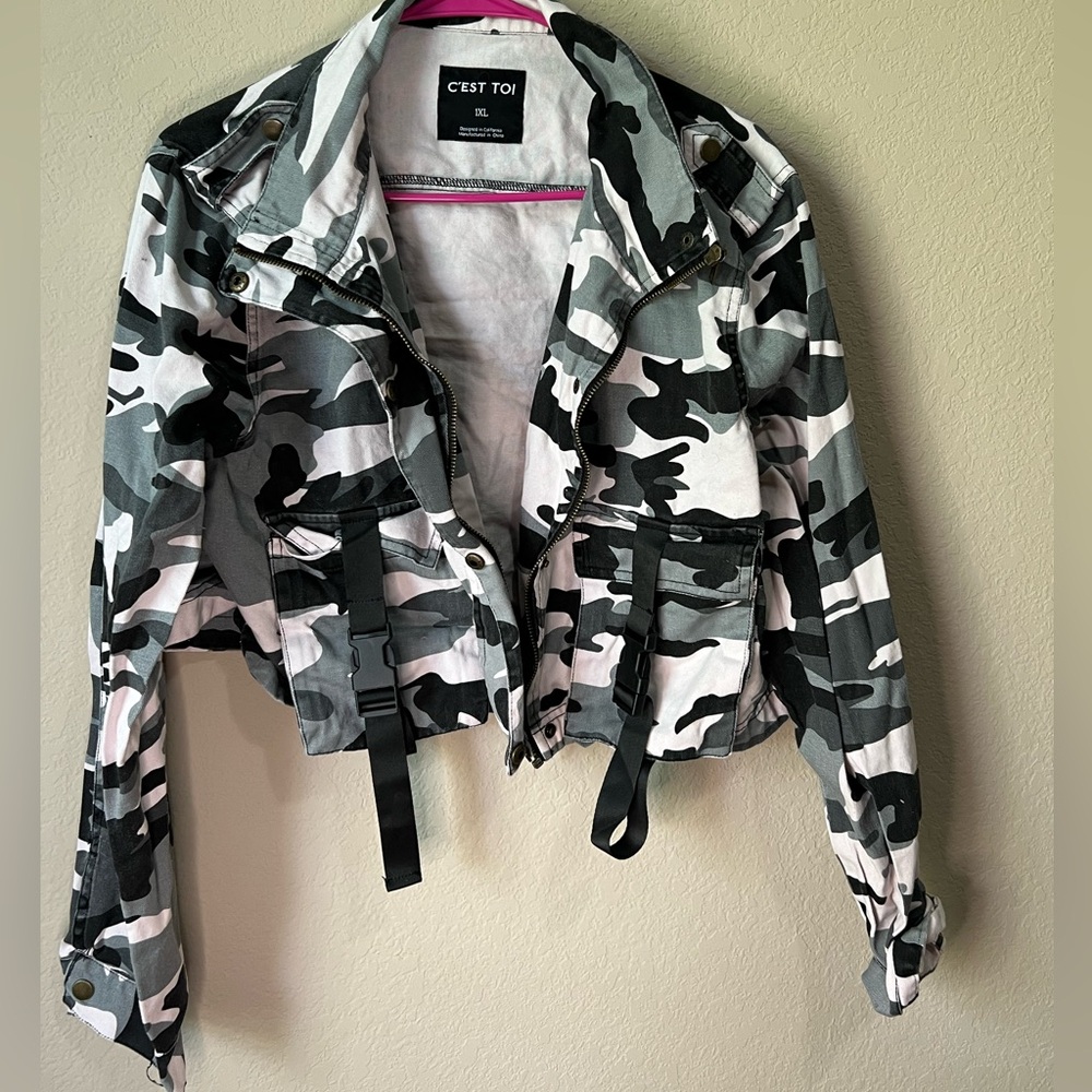 C’EST Jacket - Picture 2 of 6